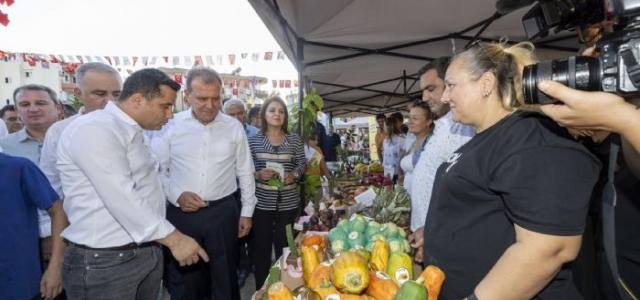 BAŞKAN SEÇER, ‘TROPİKAL MEYVE ŞENLİĞİ’NDE...