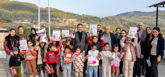 BAŞKAN TUNCER, ÇOCUKLARIN KARNE SEVİNCİNİ PAYLAŞTI...