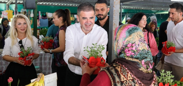 Başkan Tuncer, Üretici Kadınların Anneler Günü'nü Kutladı...