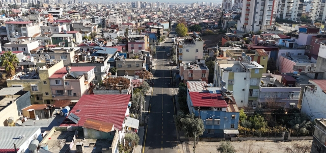 Büyükşehir yol bakım çalışmalarını sürdürüyor...