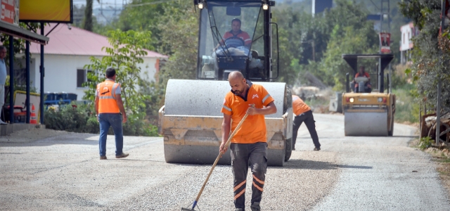 BÜYÜKŞEHİR’İN KIRSALDAKİ YOL ÇALIŞMALARI DEVAM EDİYOR...