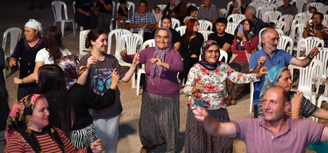 BÜYÜKŞEHİR’LE MERSİN’İN DÖRT BİR YANI ŞENLİK ALANI...