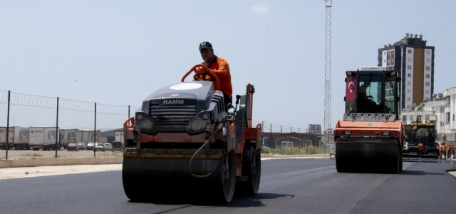 MERSİN BÜYÜKŞEHİR’DEN ARPAÇSAKARLAR’DA YOL ÇALIŞMASI...