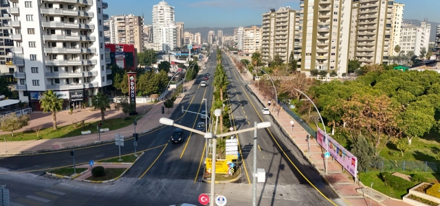 MERSİN BÜYÜKŞEHİR’DEN İSMET İNÖNÜ BULVARI ÇALIŞMASI...