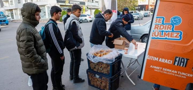 MEZİTLİ BELEDİYESİ’NİN HER SABAH ÜCRETSİZ ÇORBA İKRAMI BAŞLADI...