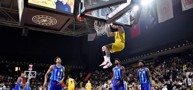 MSK, TÜRK TELEKOM BASKETBOL’U FARKLI YENDİ: 95-73...