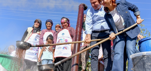 Seçer’ler Uzuncaburç Bağbozumu Şenliği’nde...