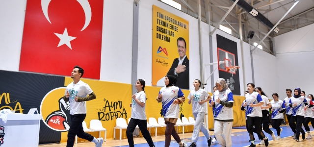 SINAVLARA BÜYÜKŞEHİR’İN FİZİKİ YETERLİLİK KURSU’NDA HAZIRLANIYORLAR...