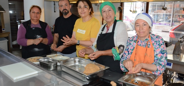 TADEKA TARSUS’UN YÖRESEL YEMEKLERİNİ GELECEĞE TAŞIYOR...