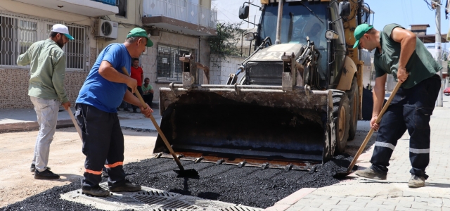 Toroslar Belediyesi’nden Alsancak’ta asfalt yenilemesi...