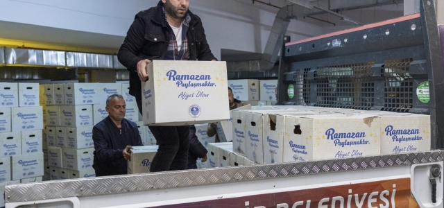 Yenişehir Belediyesi’nden dar gelirli ailelere Ramazan kolisi...